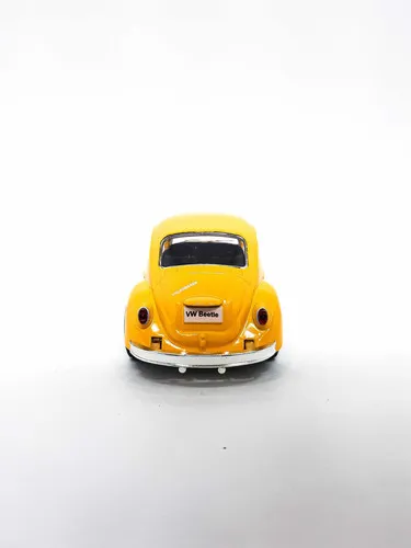 Fusca Clássico 1:32 Amarelo agrada pais e colecionadores