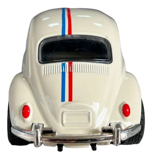 Carrinho Fusca Herbie 53 1:32 impressiona pais colecionadores
